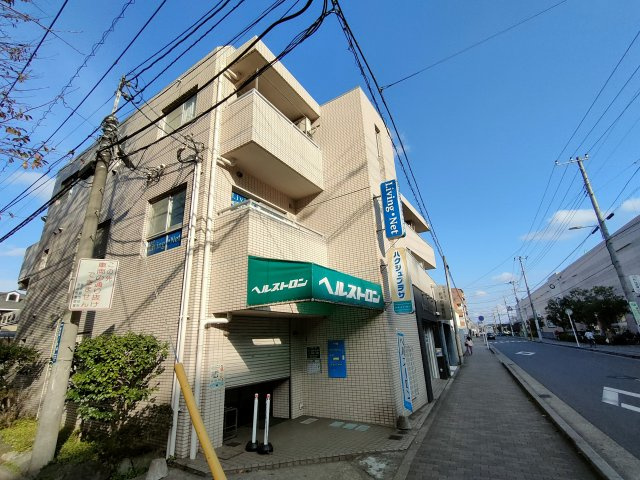 宍田ビルのエントランス