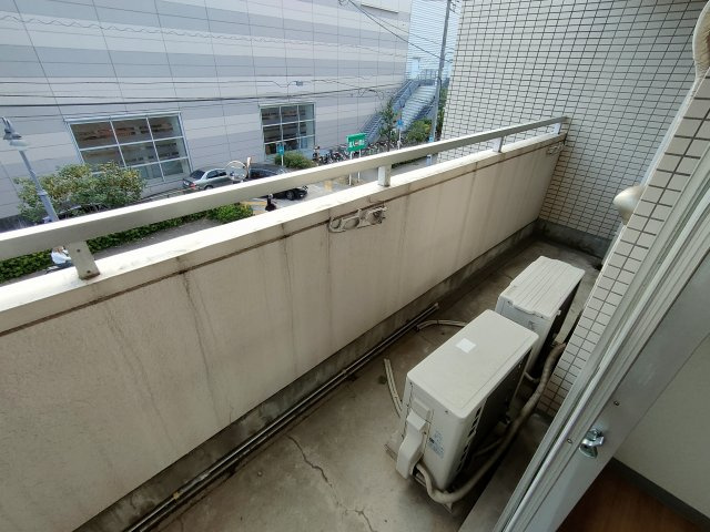 宍田ビルのバルコニー