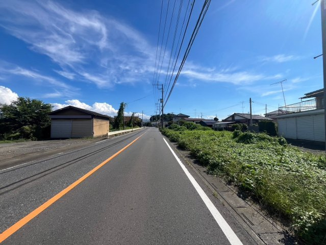 日高市田木　建築条件なし売地・資材置場用地　JR川越線『武蔵高萩駅』徒歩38分の前面道路含む現地写真