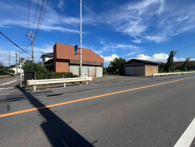 日高市田木　建築条件なし売地・資材置場用地　JR川越線『武蔵高萩駅』徒歩38分の前面道路含む現地写真