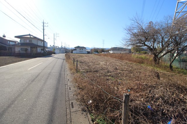 坂戸市多和目　建築条件なし売地　東武越生線『川角駅』徒歩24分　【城山小学区】の前面道路含む現地写真