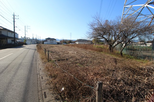 坂戸市多和目　建築条件なし売地　東武越生線『川角駅』徒歩24分　【城山小学区】の前面道路含む現地写真