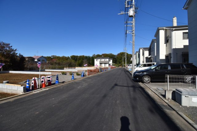 【前面道路含む現地写真】 | 立川幸町第一期　全７棟　7号棟 | 前面道路公道6メートルあります。運転が苦手な奥様でも楽々駐車可能です。