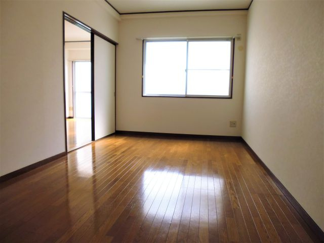 ポコアポコ住吉メゾンの居間・リビング