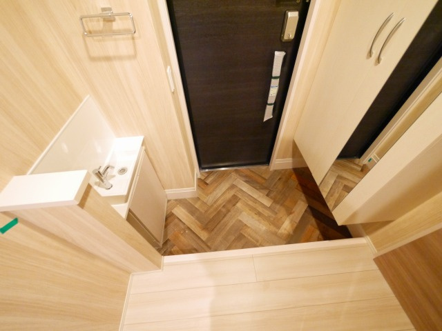 アヴニール西九条の玄関|落ち着いた玄関です