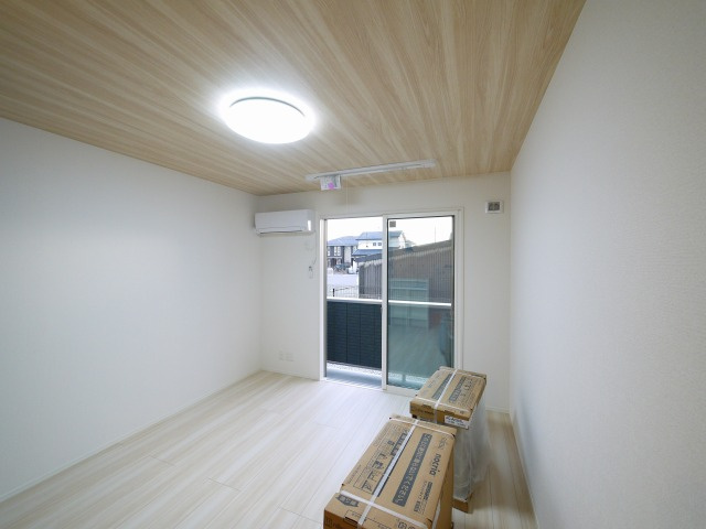 アヴニール西九条の居間・リビング|ゆったりとしたリビングです