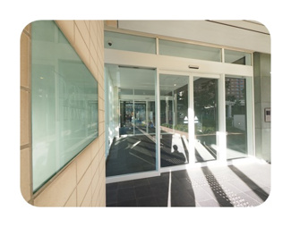 【エントランス】 | ゆとりのあるエントランスです