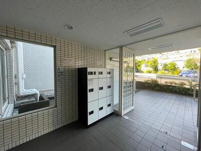 【エントランス】 | 荘苑八事ビラージュ弐番館　★仲介手数料無料★　表山小学校　御幸山中学校 | リノベーション済み。
保証付きマンションです。