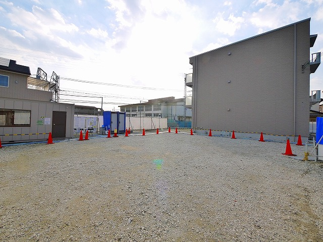 シャーメゾン　エクセルの駐車場