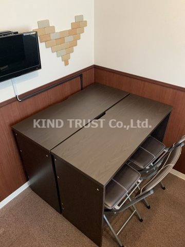 ひふみ苑天満橋の居間・リビング