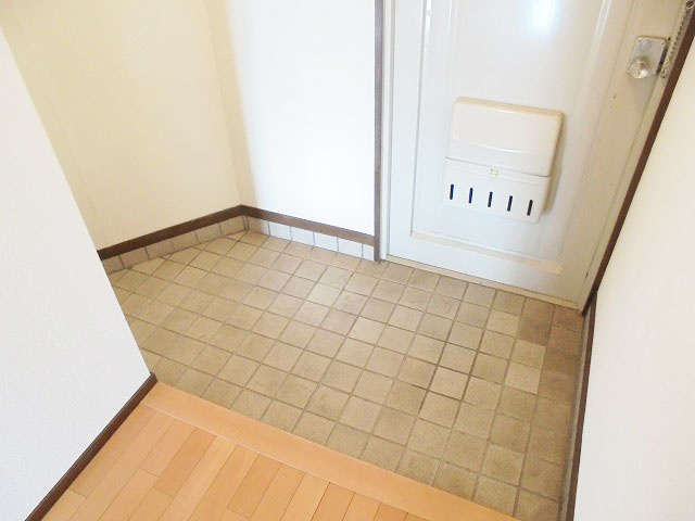 土山ヤングコーポの玄関