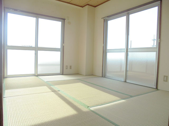土山ヤングコーポの和室