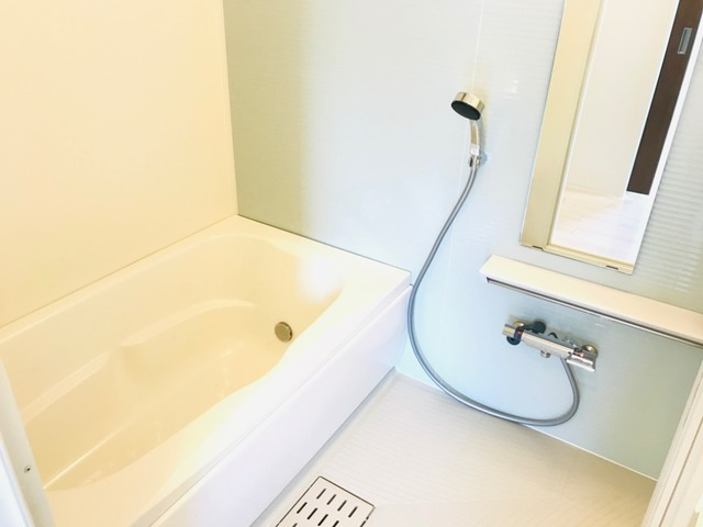 上益城郡益城町大字広崎のアパートの浴室