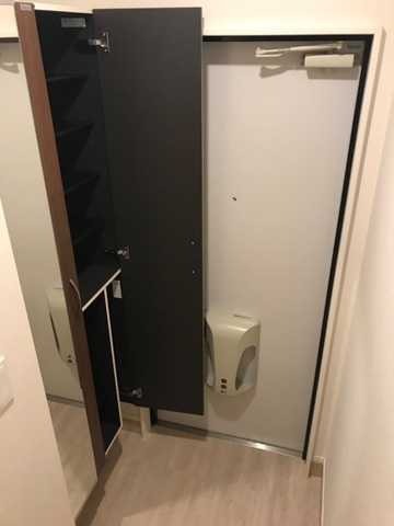 上益城郡益城町大字広崎のアパートの玄関