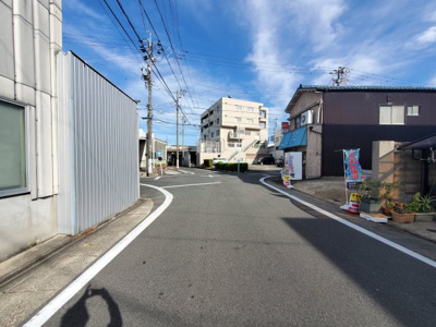 【前面道路含む現地写真】 | 天白区中砂町　全１棟　１号棟＜仲介手数料無料＞八事東小・御幸山中　新築一戸建て | 11月8日撮影
マックスバリュde住まい相談にお任せ下さい。