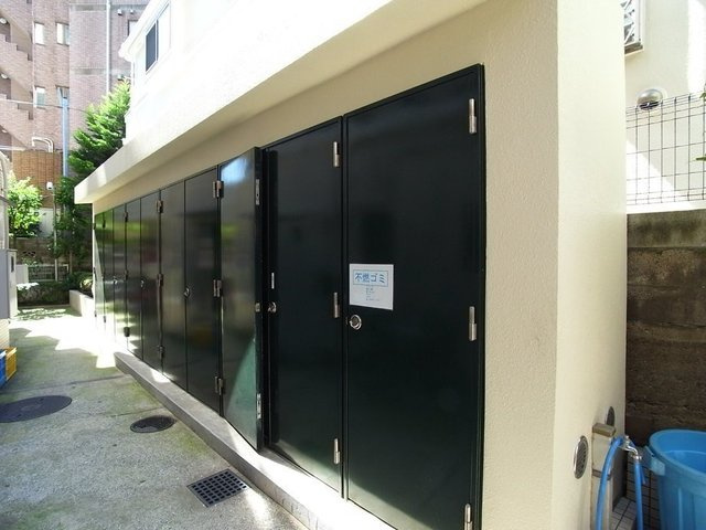 フロント新代田のその他共用部分|敷地内ゴミ置き場