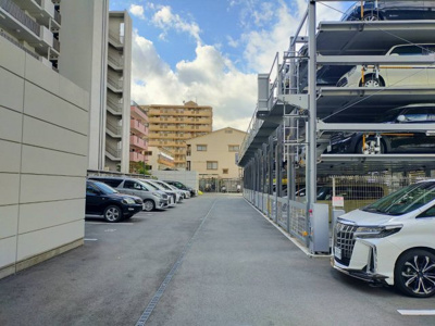 【駐車場】 | プラウド関目 | マンションの駐車場です。
空き状況は要確認。