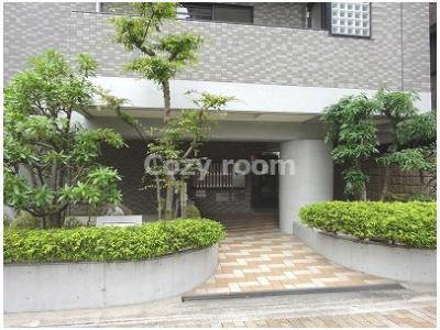 【エントランス】 | ヴェリテ江坂 | 毎日通るエントランスはこのようになっています