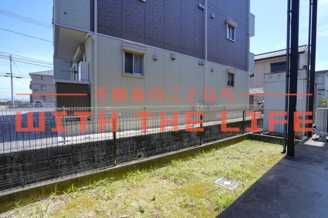 アネックス安武【10,000円キャッシュバック対象物件】のバルコニー|お洗濯にも便利なバルコニー付き