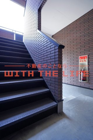 アネックス安武【10,000円キャッシュバック対象物件】のエントランス|ゆとりのあるエントランスです