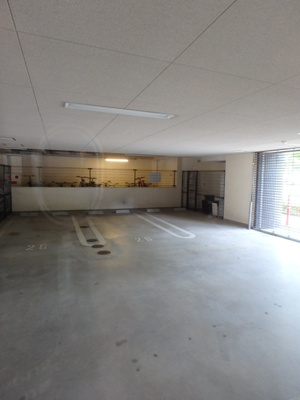 【駐車場】 | ノインツェーンエルフ