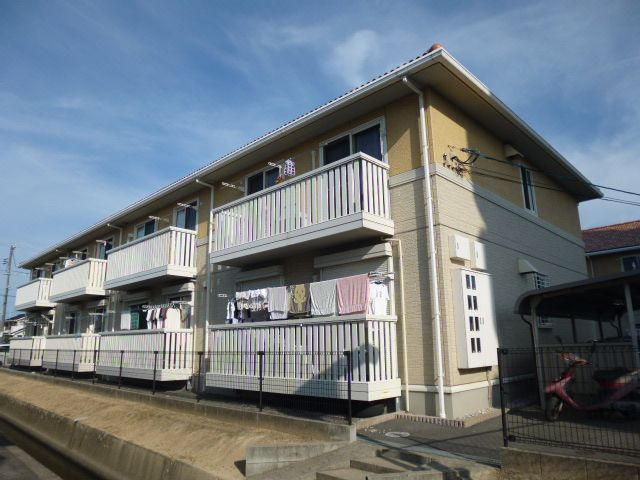倉敷市浜町２丁目のアパートの外観