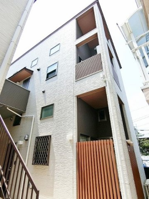 【外観】 | クロシェットノエル二子 | 東急田園都市線「高津」駅まで徒歩3分の駅近♪便利な立地の2階建てアパートです☆通勤通学はもちろん、お買い物やお出かけにもGood☆