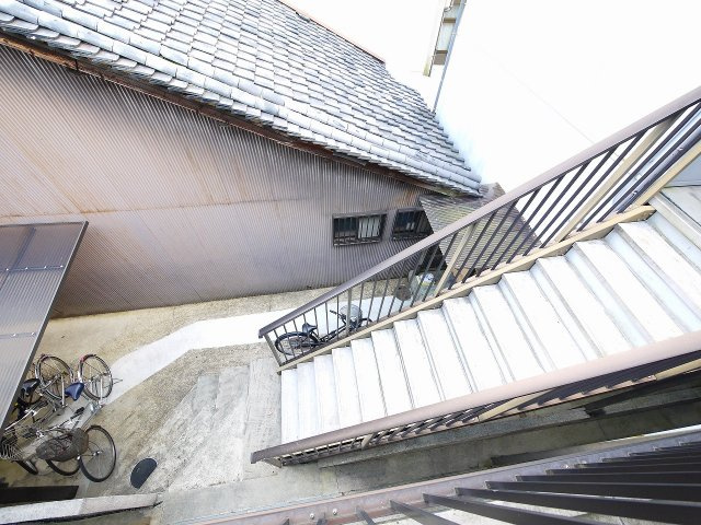 メゾン河合Bのエントランス|建物の内部です