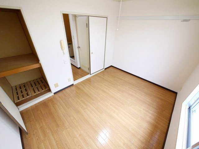 メゾン河合Bの洋室|使い勝手のいい洋室です