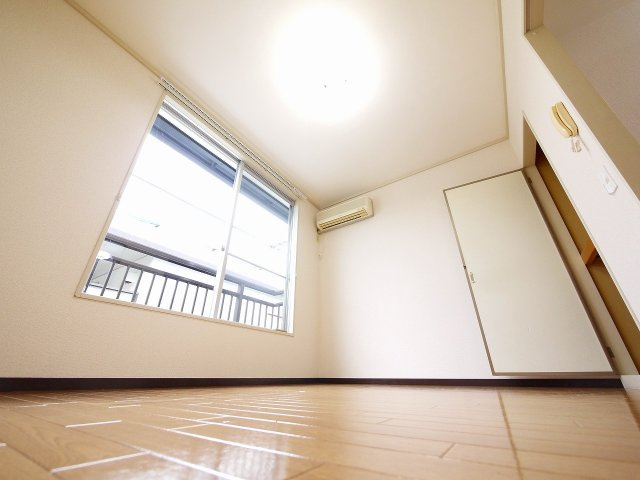 メゾン河合Bの洋室|使い勝手のいい洋室です