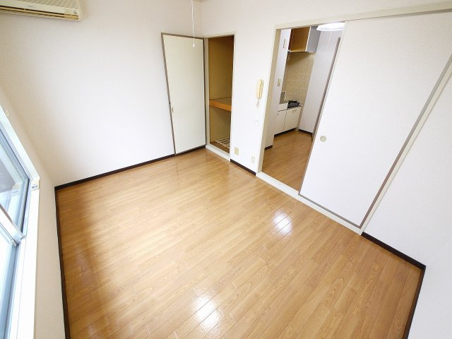 メゾン河合Bの寝室|落ち着いて過ごせるお部屋なので、寝室にいかがでしょうか