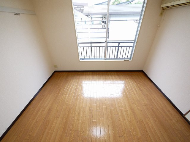 メゾン河合Bの居間・リビング|おしゃれな居間です