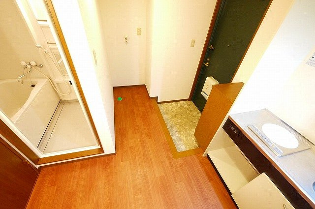 メゾンK’sのキッチン|初めての一人暮らしにぴったりな広さのキッチンですね。