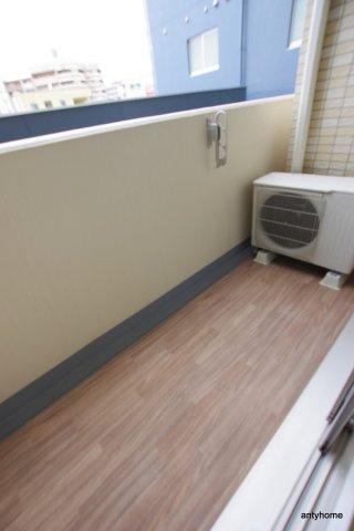 ウエンズ大阪城北　仲介手数料無料のバルコニー