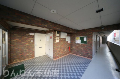 【ロビー】 | 山城ロイヤルハイツ | ゆとりのあるロビーです