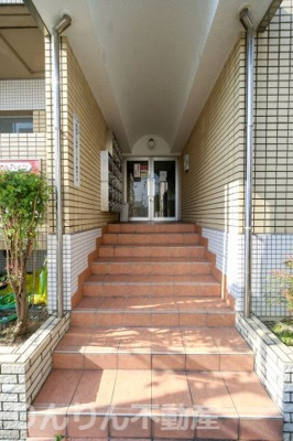 【エントランス】 | 山城ロイヤルハイツ | 落ち着いたエントランスです