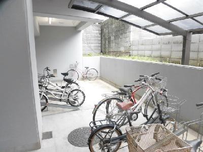 ドルチェヴィータ四条大宮の駐車場|駐輪場