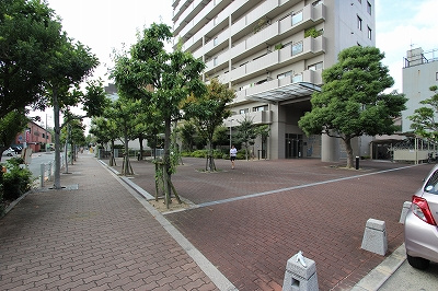 コスモ鶴見緑地2番館の周辺