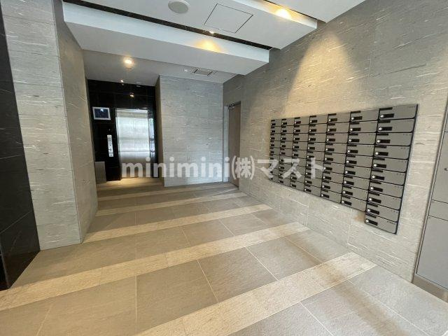 エスリード弁天町グランツのロビー