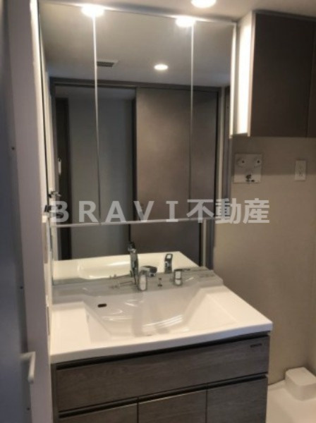 SK RESIDENCES SHINSAIBASHI　BRAVI不動産の独立洗面台|【GRAN PASEO心斎橋EAST】