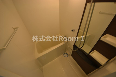 【浴室】 | アーデンタワー本町イースト | コンパクトで使いやすいお風呂です