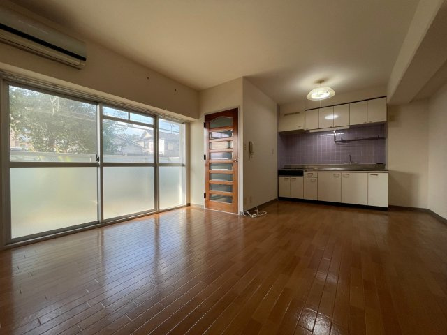 マリンハイム塩屋の居間・リビング