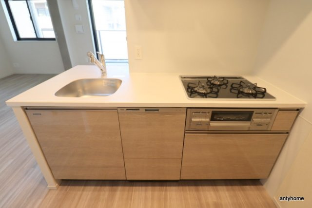 SK RESIDENCES SHINSAIBASHI　仲介手数料無料のキッチン