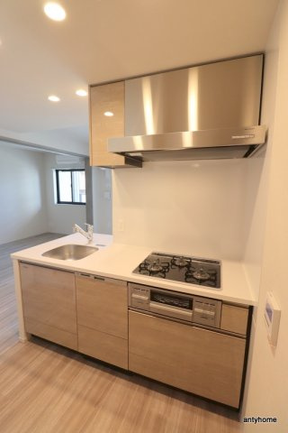 SK RESIDENCES SHINSAIBASHI　仲介手数料無料のキッチン