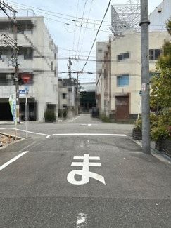 【前面道路含む現地写真】