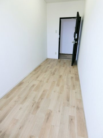 一宮YARDの洋室