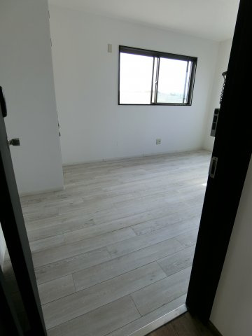 一宮YARDの洋室