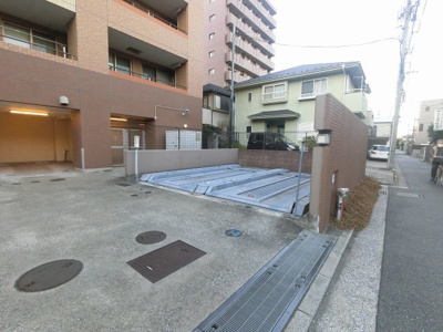 【駐車場】 | アークプラザ生麦 | 機械式駐車場です。