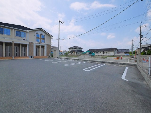 モル・アマーズの駐車場|駐車場完備です