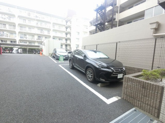 【駐車場】 | 平置き駐車場です。